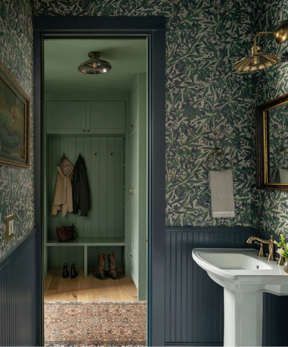 Wallpapered bath